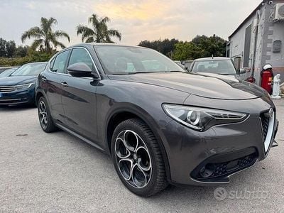 Usata Alfa Romeo Stelvio Tech Edition 209 CV (153 kW) 2019 Grigio SUV
