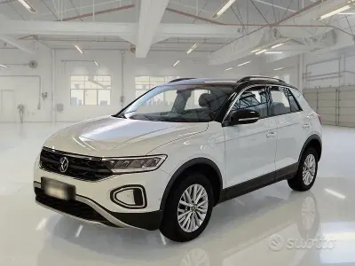 Usata VW T-Roc Life 115 CV (84 kW) 2023 Bianco SUV