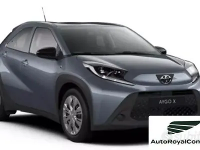 Neu Toyota Aygo X Active 72 PS (52 kW) 2025 Grau SUV