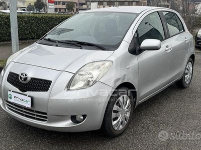 Grigio Usata 2007 Toyota Yaris Luna Utilitaria | 3200 € (Buon prezzo)
