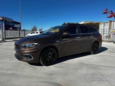 Usata Fiat Tipo Lounge 120 CV (88 kW) 2020 Marrone Station wagon