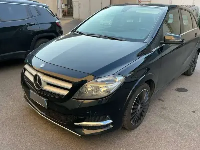 Usata Mercedes B200 Executive 156 CV (114 kW) 2017 Nero Utilitaria