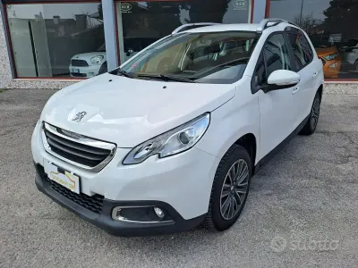 Usata Peugeot 2008 Allure 92 CV (67 kW) 2015 Bianco SUV