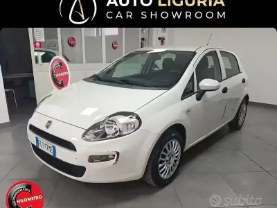 Usata Fiat Punto Street 69 CV (50 kW) 2016 Bianco Utilitaria