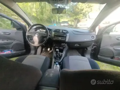 Usata Fiat Bravo 105 CV (77 kW) 2007 Marrone Utilitaria