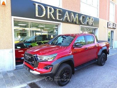 Nuova Toyota HiLux Sport 204 CV (150 kW) 2025 Rosso metallizzato Pick-up
