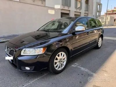 Usata Volvo V50 116 CV (85 kW) 2012 Nero Station wagon