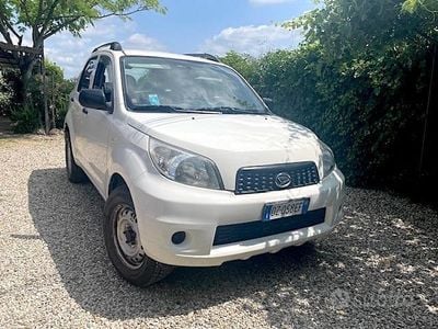 Usata Daihatsu Terios 105 CV (77 kW) 2010 Bianco SUV