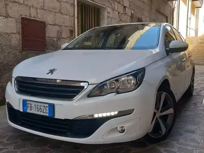 Usata Peugeot 308 SW 120 CV (88 kW) 2015 Bianco Station wagon