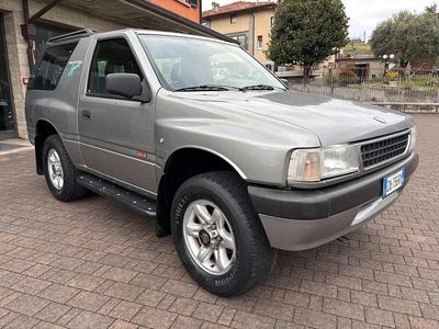Usata Opel Frontera Sport 116 CV (85 kW) 1995 Grigio SUV