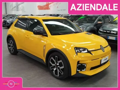Usata Renault 5 E-Tech Komfort 77 kW (106 CV) 2025 Giallo pop! metallizzato Berlina