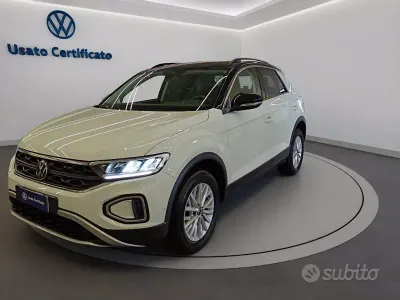 Usata VW T-Roc Life 110 CV (80 kW) 2023 Bianco SUV