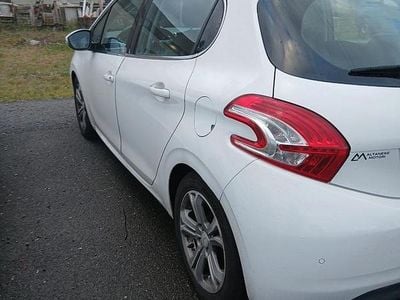 Usata Peugeot 208 Allure 68 CV (50 kW) 2012 Bianco Utilitaria