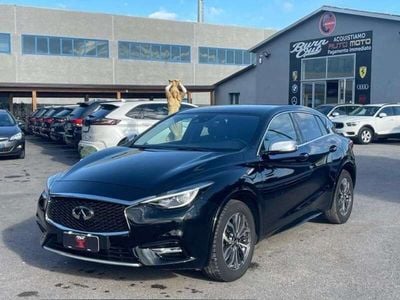 Infiniti Q30