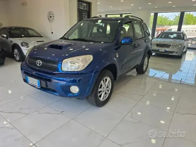 Usata Toyota RAV4 Sol 116 CV (85 kW) 2004 Bluazzurro SUV
