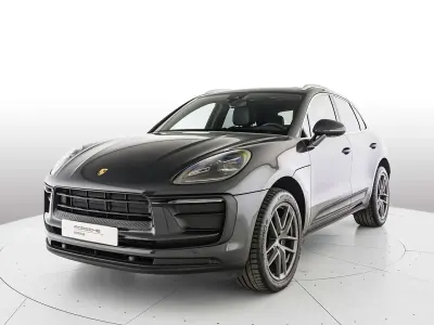 Usata Porsche Macan 265 CV (194 kW) 2023 Grigio vulcano metallizzato SUV