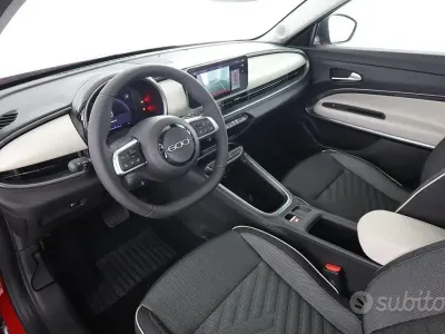 Nuova Fiat 600 La Prima 101 CV (74 kW) 2026 Rosso SUV