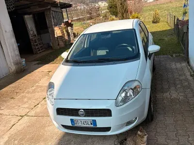 Usata Fiat Grande Punto Active 77 CV (56 kW) 2008 Bianco Utilitaria