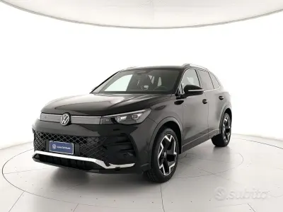 Usata VW Tiguan R-line 150 CV (110 kW) 2025 Nero SUV