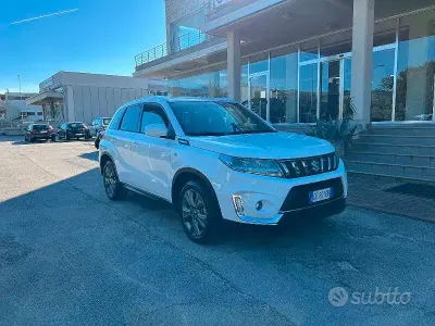 Usata Suzuki Vitara 129 CV (94 kW) 2020 Bianco SUV