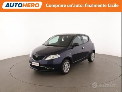 Usata Lancia Ypsilon Silver 70 CV (51 kW) 2016 Blu Utilitaria