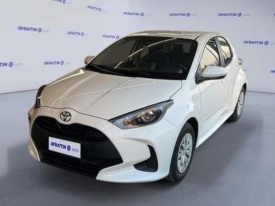 Usata Toyota Yaris Hybrid Active 172 CV (126 kW) 2025 Grigio scuro Utilitaria