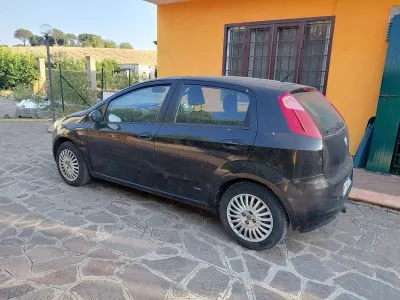 Usata Fiat Grande Punto Active 77 CV (56 kW) 2008 Nero Utilitaria