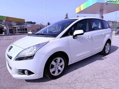 Usata Peugeot 5008 Family 112 CV (82 kW) 2011 Bianco Monovolume