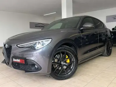 Usata Alfa Romeo Stelvio Veloce 209 CV (153 kW) 2021 Grigio SUV