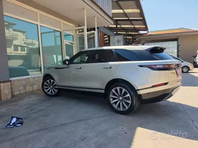 Usata Land Rover Range Rover Velar 179 CV (131 kW) 2022 Grigio SUV