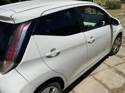 Usata Toyota Aygo 69 CV (50 kW) 2015 Bianco Utilitaria