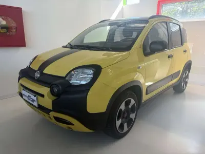 Usata Fiat Panda Cross Cross 69 CV (50 kW) 2021 Giallo sole/ tetto nero Utilitaria