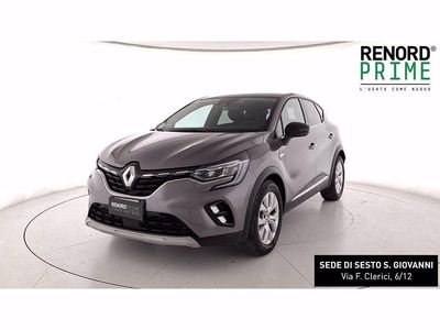 Usata Renault Captur Intens 143 CV (105 kW) 2022 Grigio cassiopea SUV