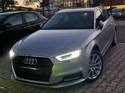Usata Audi A3 Business 150 CV (110 kW) 2019 Argento Berlina
