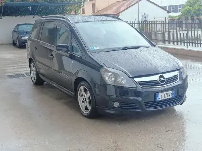Usata Opel Zafira Cosmo 120 CV (88 kW) 2006 Monovolume
