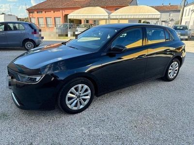 Nero / metallizzato Usata 2022 Opel Astra Edition Utilitaria | 15.900 € (Buon prezzo)