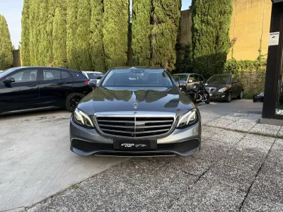 Usata Mercedes E220 194 CV (142 kW) 2017 Grigio Berlina