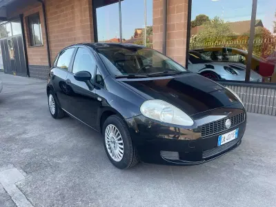 Usata Fiat Grande Punto Dynamic 65 CV (47 kW) 2006 Nero Utilitaria