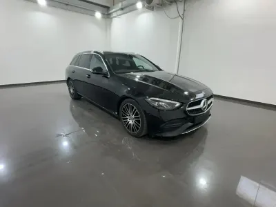 Usata Mercedes 200 Luxury 163 CV (119 kW) 2024 Obsidian black Station wagon