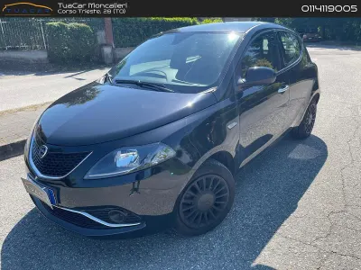 Usata Lancia Ypsilon Gold 69 CV (50 kW) 2021 Nero Utilitaria