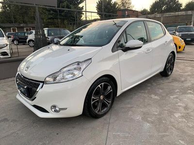 usata Peugeot 208 1.4 HDi 68 CV 5 porte Allure