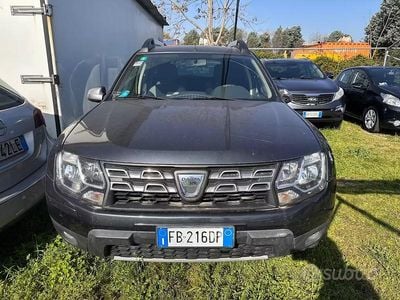 Usata Dacia Duster Lauréate 110 CV (80 kW) 2015 Nero SUV