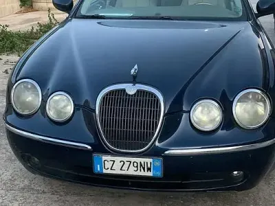 Usata Jaguar S-Type S 238 CV (175 kW) 2006 Blu Berlina