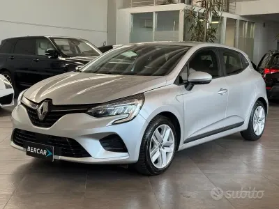 Usata Renault Clio V Business 91 CV (66 kW) 2022 Grigio Berlina