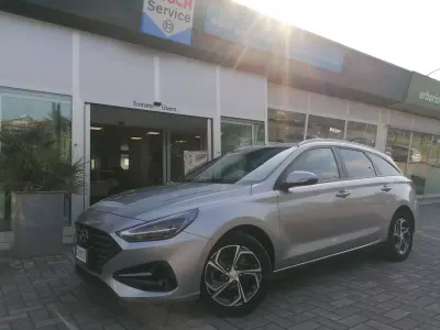 Usata Hyundai i30 120 CV (88 kW) 2023 Grigio Station wagon