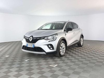 Usata Renault Captur Intens 92 CV (67 kW) 2021 Grigio platino SUV