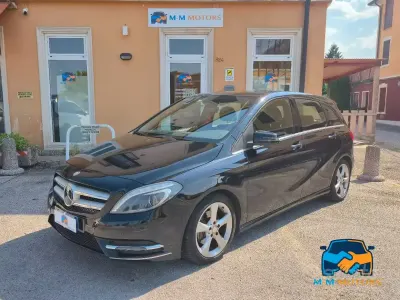 Usata Mercedes B180 Premium 122 CV (89 kW) 2014 Nero Utilitaria