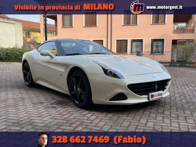 Usata Ferrari California 561 CV (412 kW) 2014 Bianco pastello Cabrio