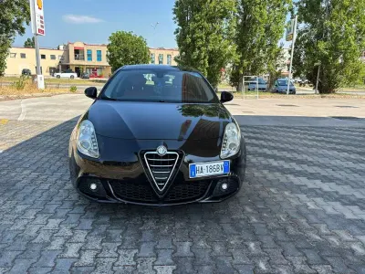 Usata Alfa Romeo Giulietta Distinctive 120 CV (88 kW) 2010 Nero Utilitaria