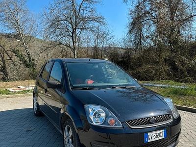 Usata Ford Fiesta 68 CV (50 kW) 2006 Nero Utilitaria